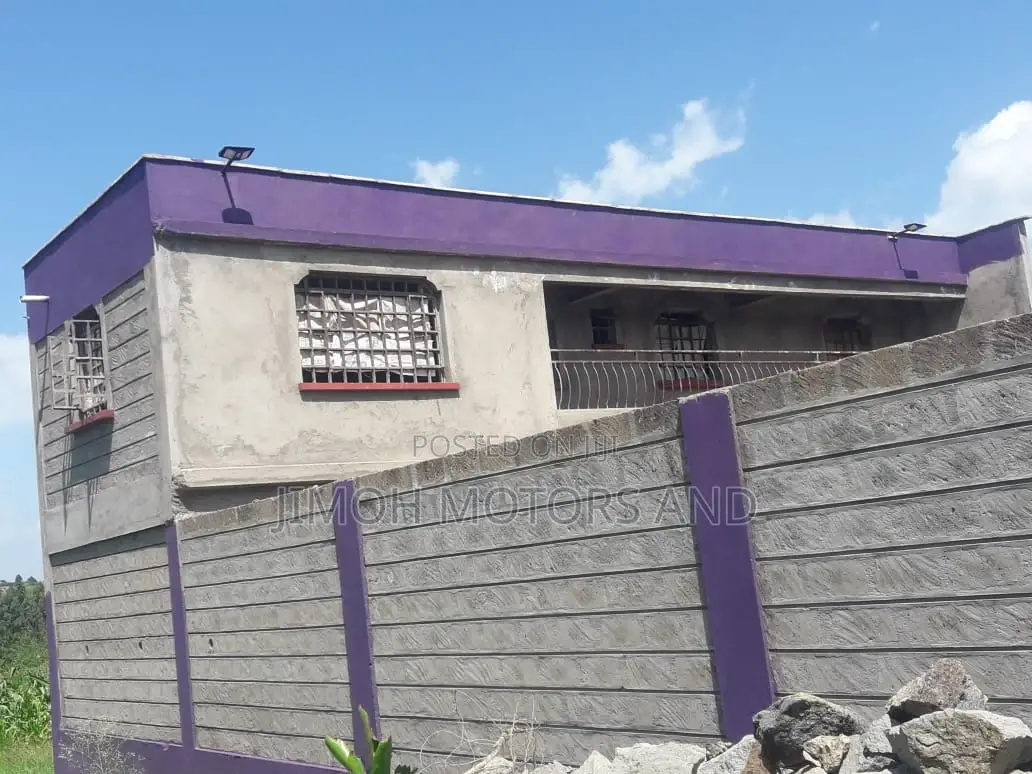 Kiganjo Thika Near Kamuthi 40 by 80 Selling at 6m With Title