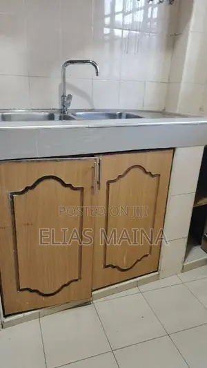 2bdrm Block of Flats in Lifestyle Court for rent