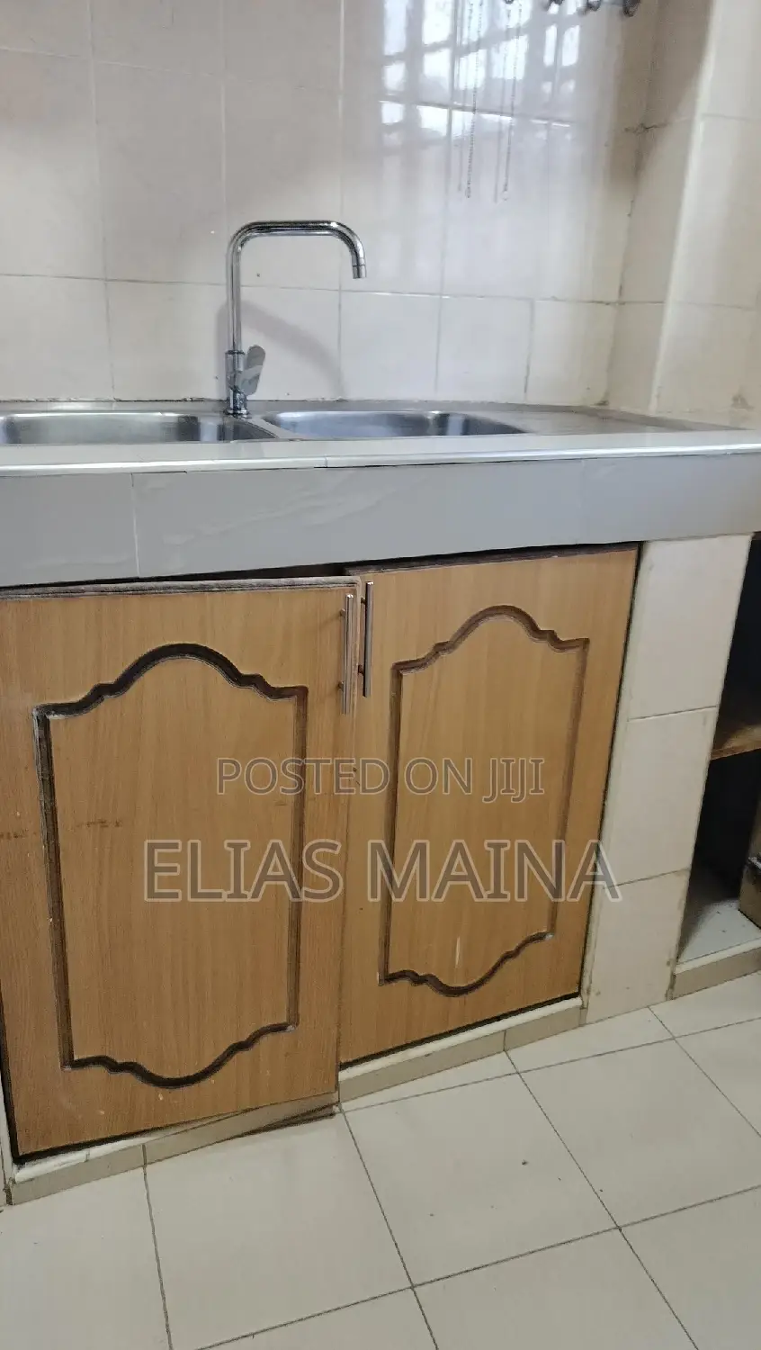 2bdrm Block of Flats in Lifestyle Court for rent