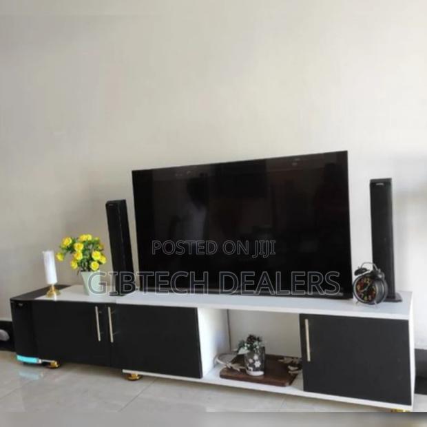 Tokyo Expandable Expandable Tv Stand
