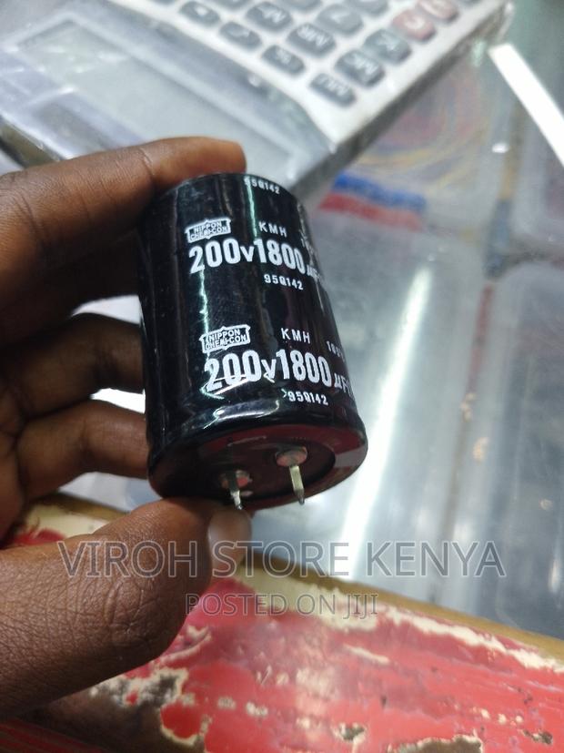 200V by 1800uf Capacitor - main view