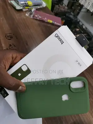 Gear4 D30 Impact Protection Victoria Case for iPhone X/Xs