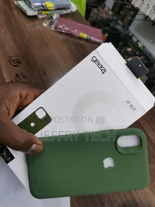 Gear4 D30 Impact Protection Victoria Case for iPhone X/Xs