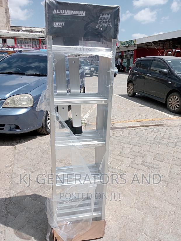 Heavy Duty Ladders - thumbnail 3