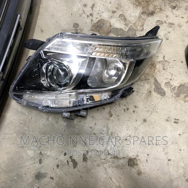 Toyota Noah 2014 Headlight (Black ) - main view