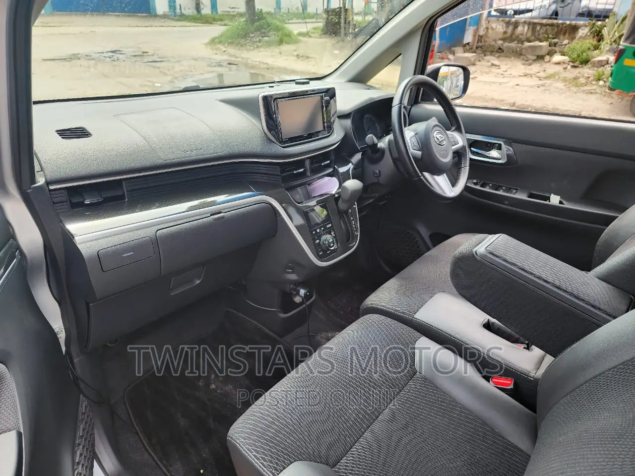 Daihatsu Move 2017 Silver