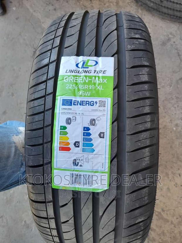 225/45r19 Linglong Tire - main view