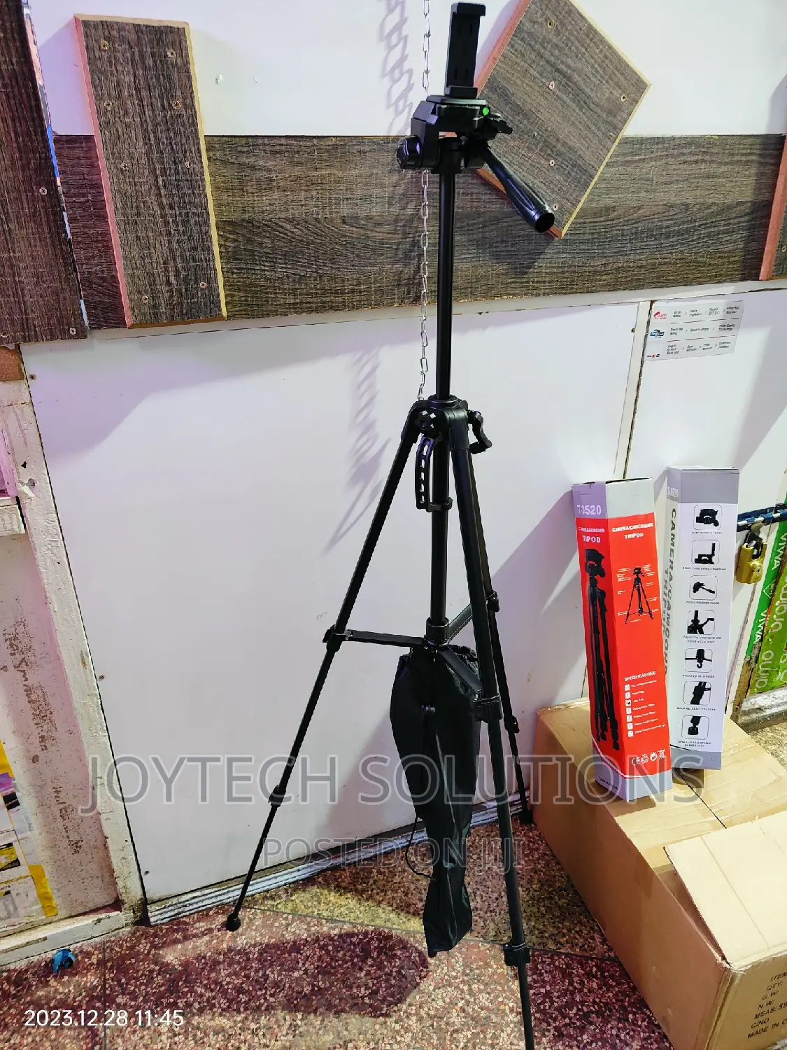Aluminum Lightweight Tripod for DSLR Camera and Smartphone