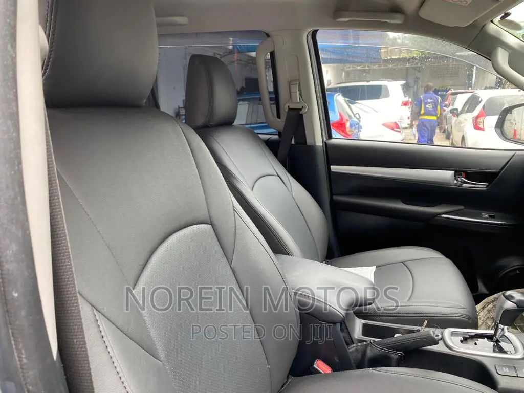 Toyota Hilux 2018 Silver