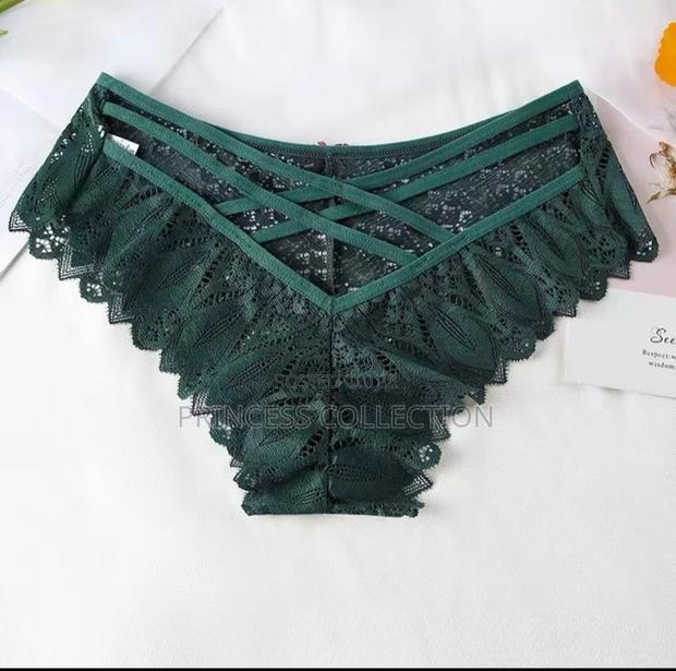 Plus Size Ladies Laced Panties - thumbnail 3