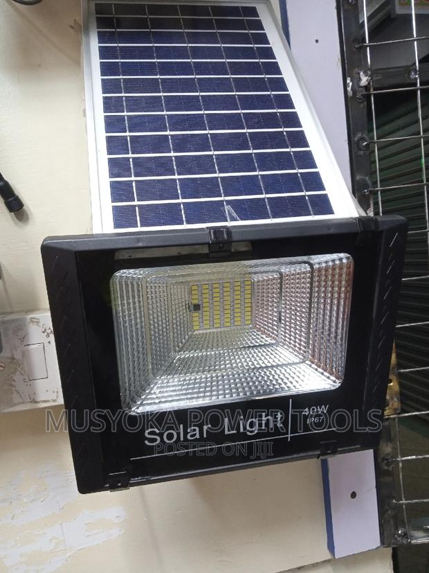 Solar Light 40 Watts SOLAR SECURITY FLOOD LAMP - thumbnail 2