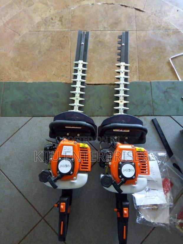 Petrol Powered Hedge Trimmer Machine - main view