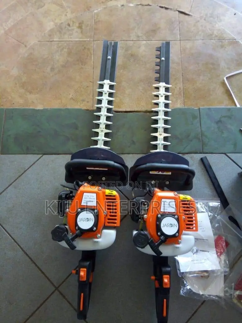 Petrol Powered Hedge Trimmer Machine