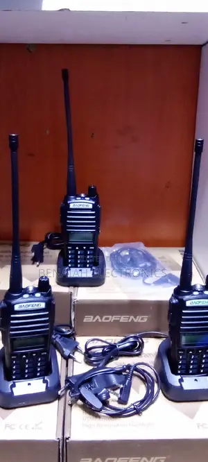 Uv82 5watts Walkie Talkie.Long Range Radio Call Up 5km