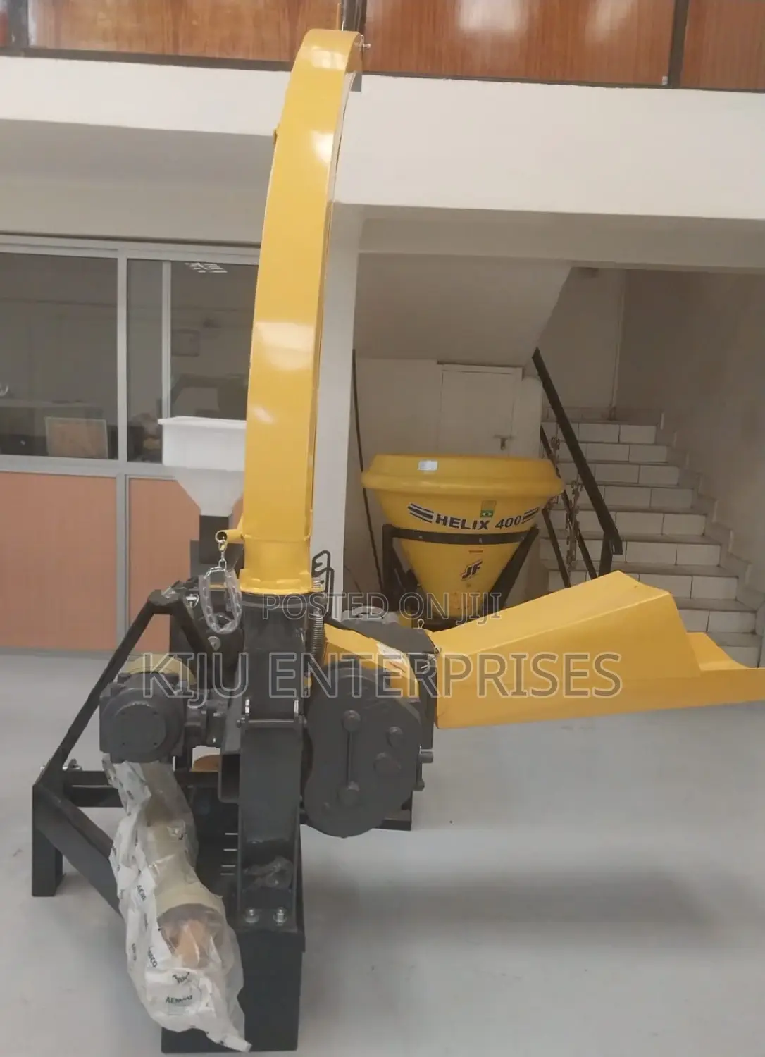 Tractor Driving Feedchopper