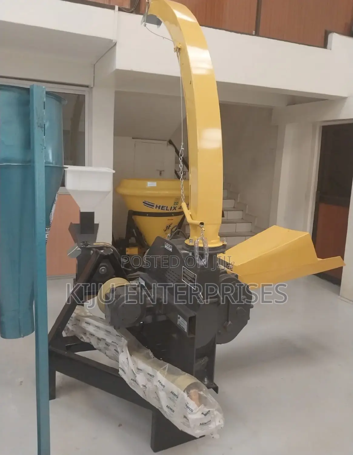 Tractor Driving Feedchopper