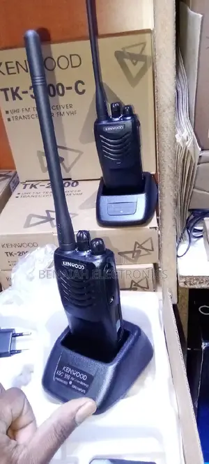 Kenwood Walkie Talkie.[3-5km]Uhf Radio