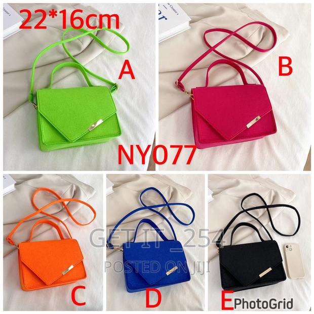 Quality Handbag - thumbnail 2