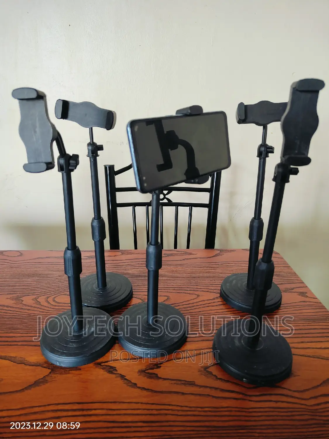 Universal Tripod Mobile Phone Stand.