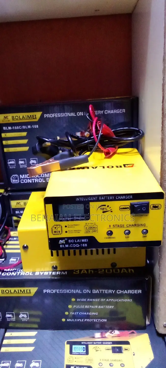 Car Battery Charger.Battery Charger.12 Volts and 24 Volts