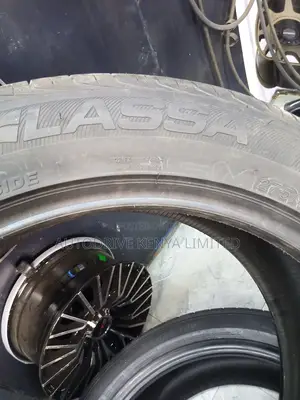 275/45r20 Lassa Tyre