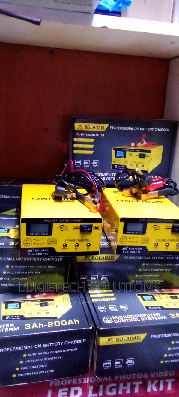 Universal 12vlts/24 VLTS Baloimei BLM 168 Charger - main view