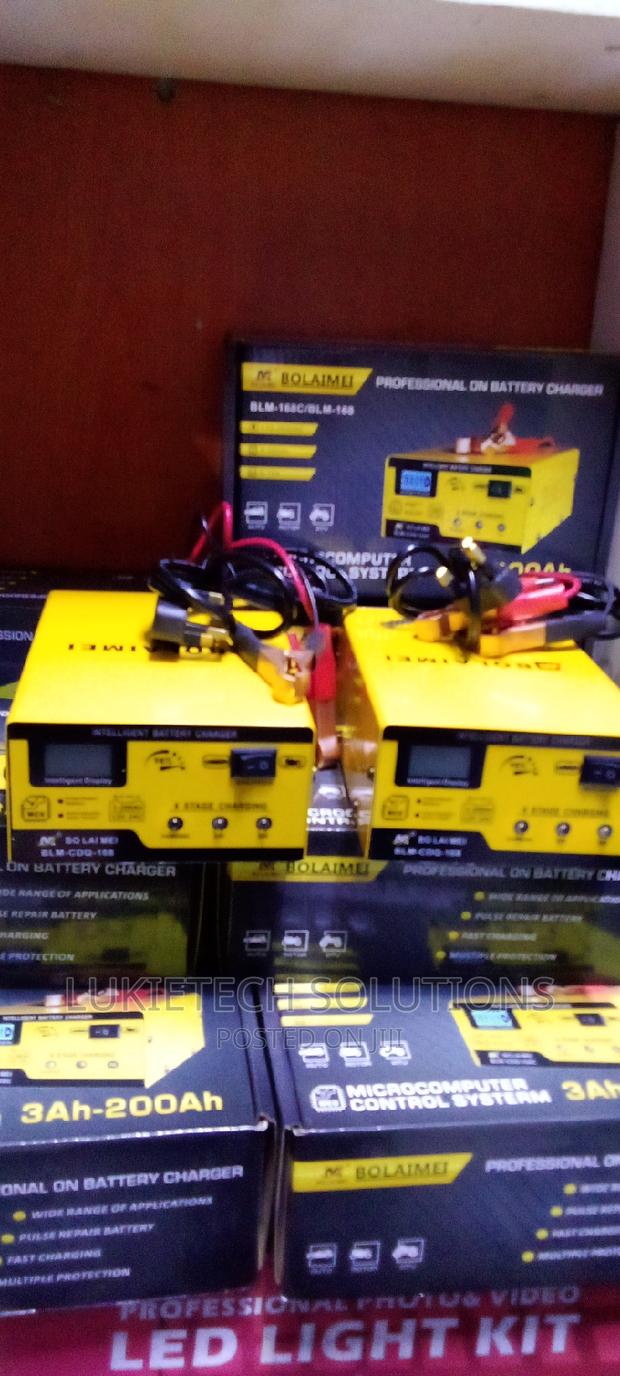Universal 12vlts/24 VLTS Baloimei BLM 168 Charger - thumbnail 2