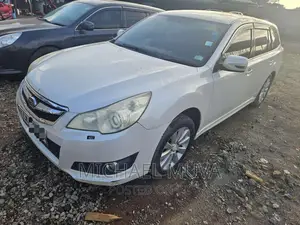 Subaru Legacy 2011 Pearl