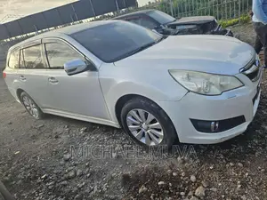 Subaru Legacy 2011 Pearl