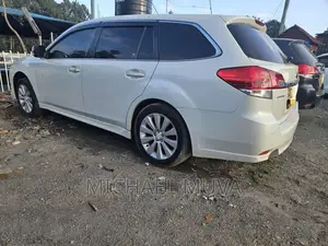 Subaru Legacy 2011 Pearl