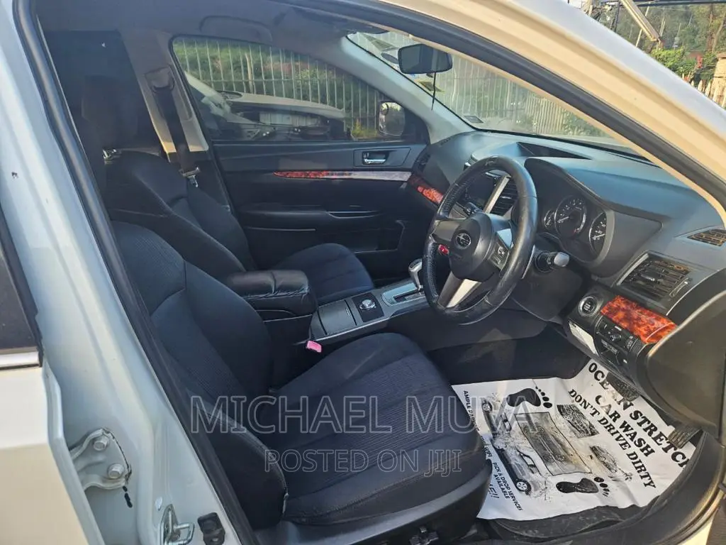 Subaru Legacy 2011 Pearl