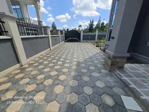 6bdrm Villa in Ol Keri for sale