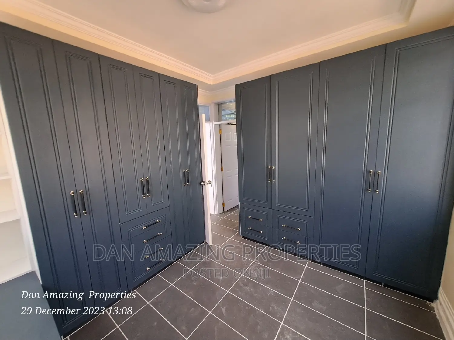 6bdrm Villa in Ol Keri for sale