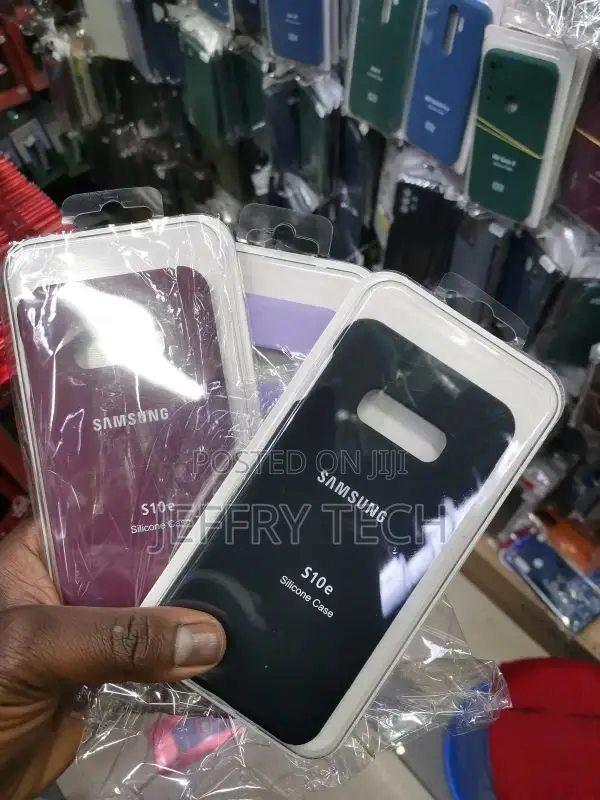 Samsung Silicone Cover for Galaxy S10e (Green)