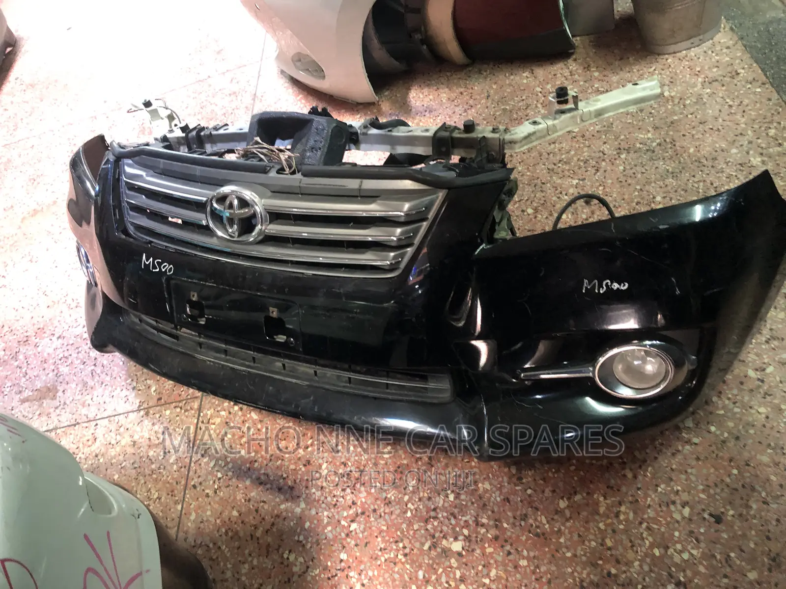 Toyota Vanguard 2012 Nosecut