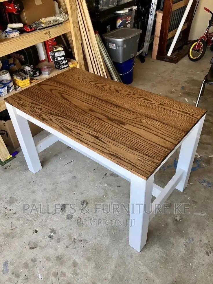 Cool Coffee Table (White Sided)