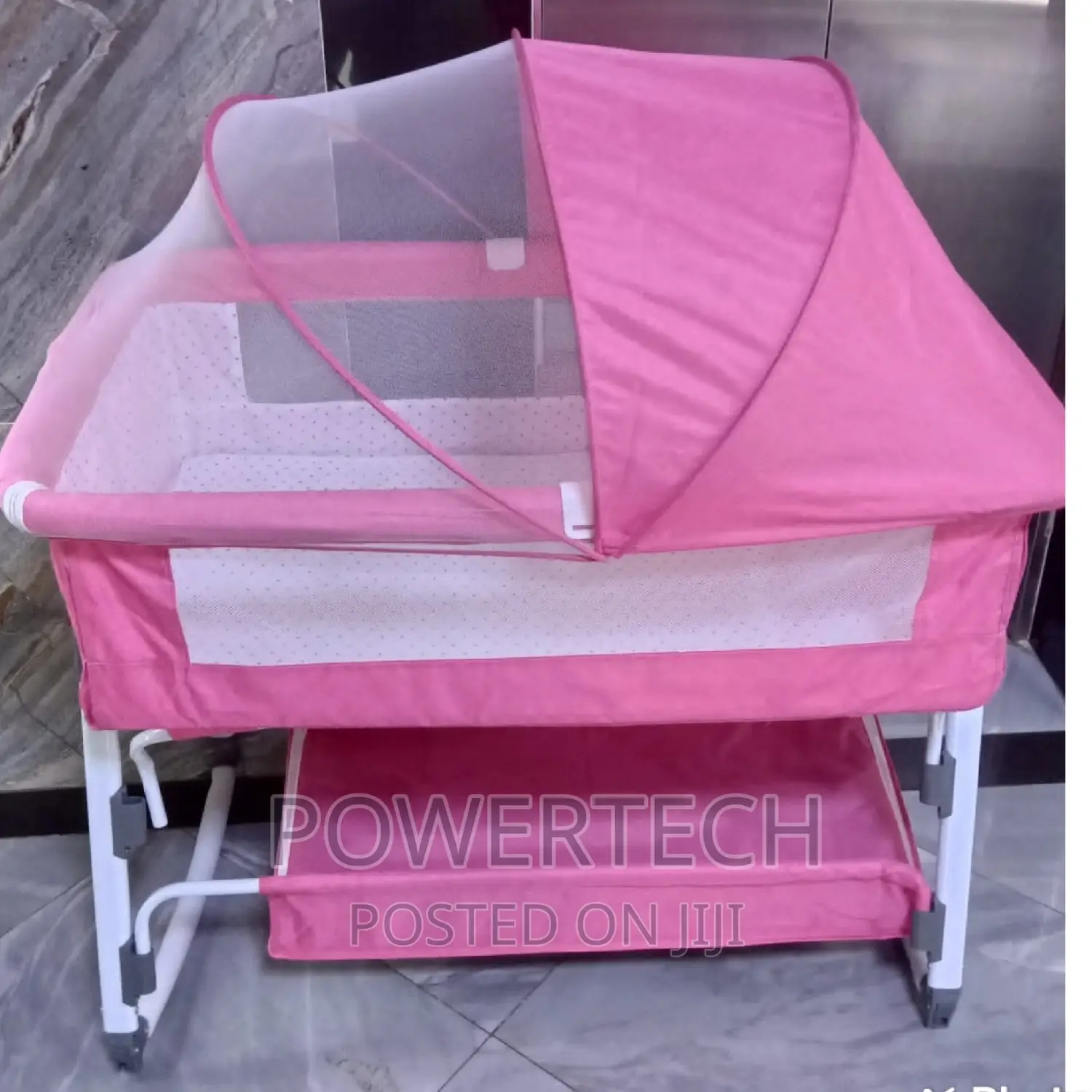 Baby Co Sleeper/ Bed Side