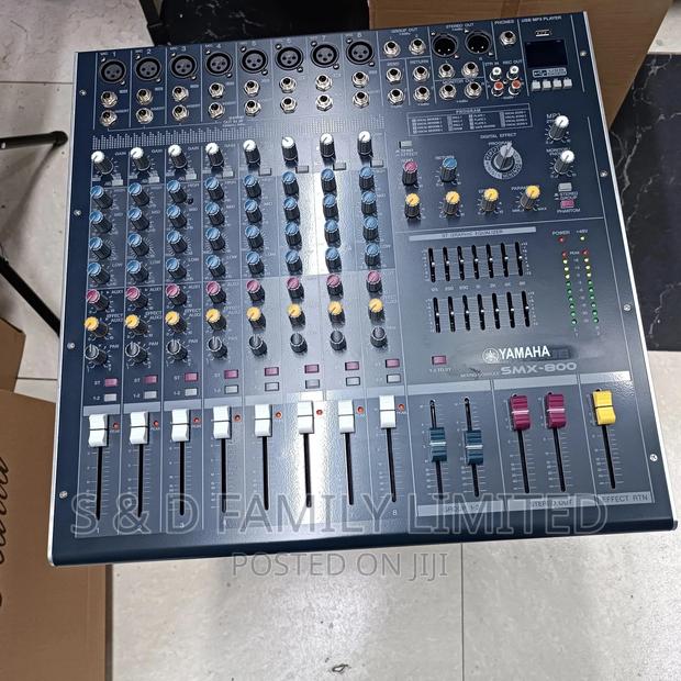 Yamaha SMX 800 Plain Mixer - main view