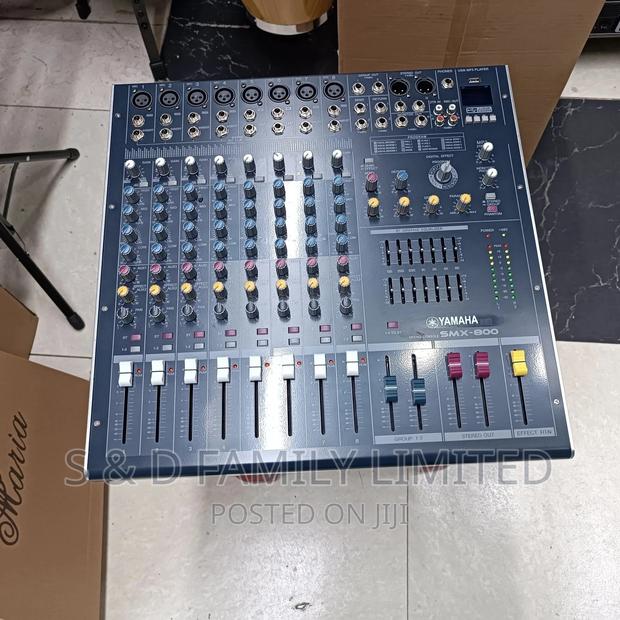 Yamaha SMX 800 Plain Mixer - thumbnail 2
