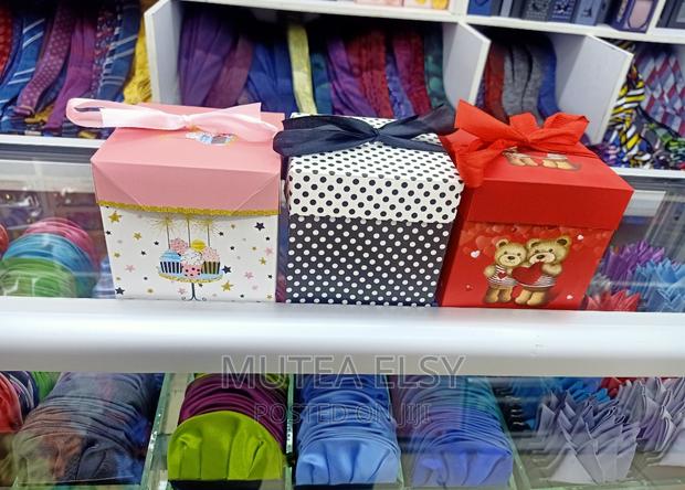 White Pink,Red Black Min Gift Boxes. - main view