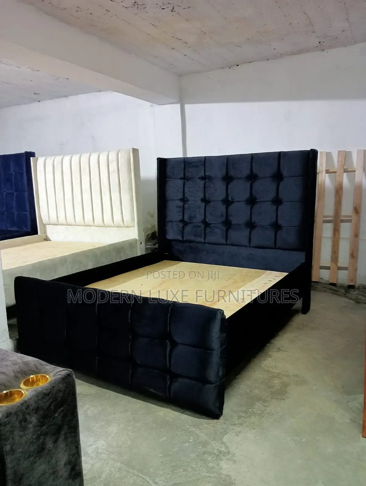 Black 5/6 Bed