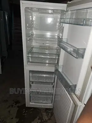Ramtons 196L Two Door Fridge Bottom Freezer