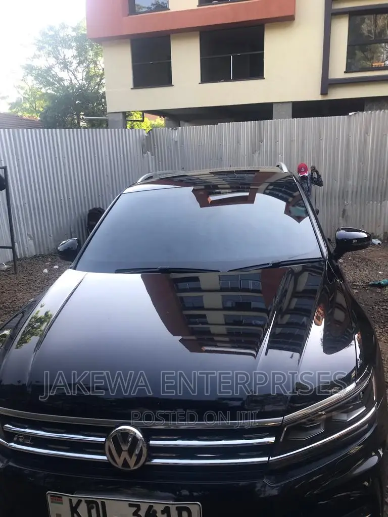 Lumar Tint Window Film Professional Including the Windsreen