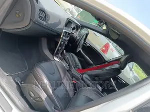 Volvo V40 2016 White