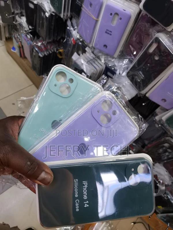 Purple Original Silicone Case for Apple iPhone 14 - thumbnail 3