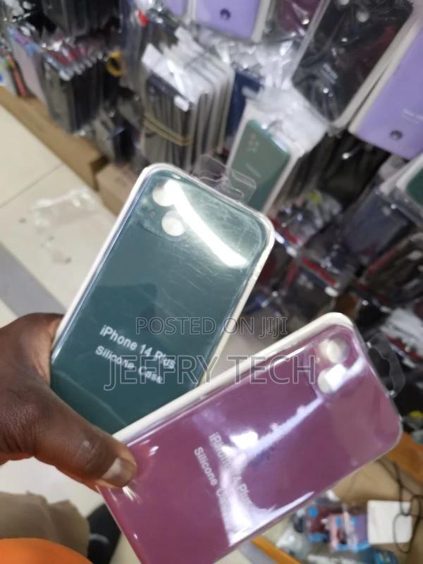 Silicone Back Cover Case Compatible for iPhone 14 Plus Green - thumbnail 2