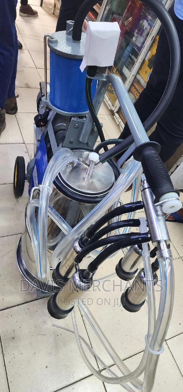 Milking Machine With 20L Basket 4 Nips - thumbnail 3