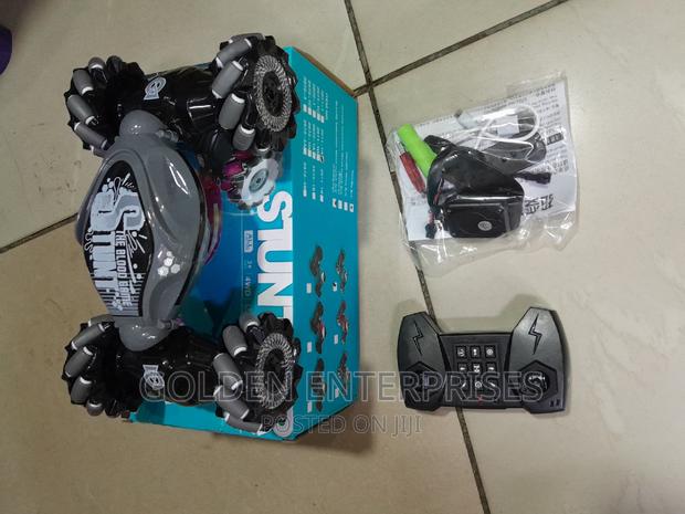 Kid's Grey RC Stunt Car With Hand Gesture and Controller - main view