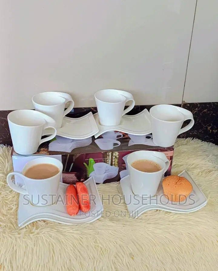 ~6 PCS Wavy Cups
~6 PCS Wavy Saucers 
Set