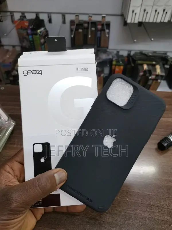 GEAR4 Rio iPhone 11 Pro Max Case - Black